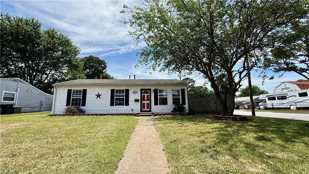 1607 Grimes RD, HAMPTON VA 23663 - Photo 3