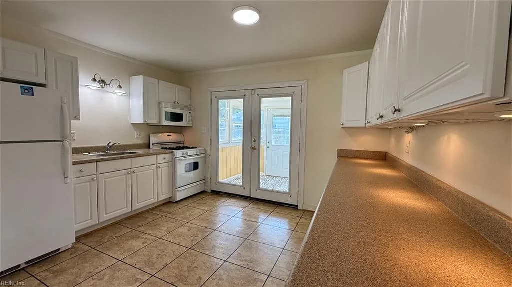 1607 Grimes RD, HAMPTON VA 23663 - Photo 5