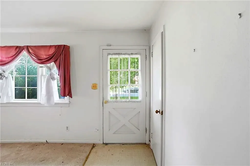 2213 Haywood AVE, CHESAPEAKE VA 23324 - Photo 5