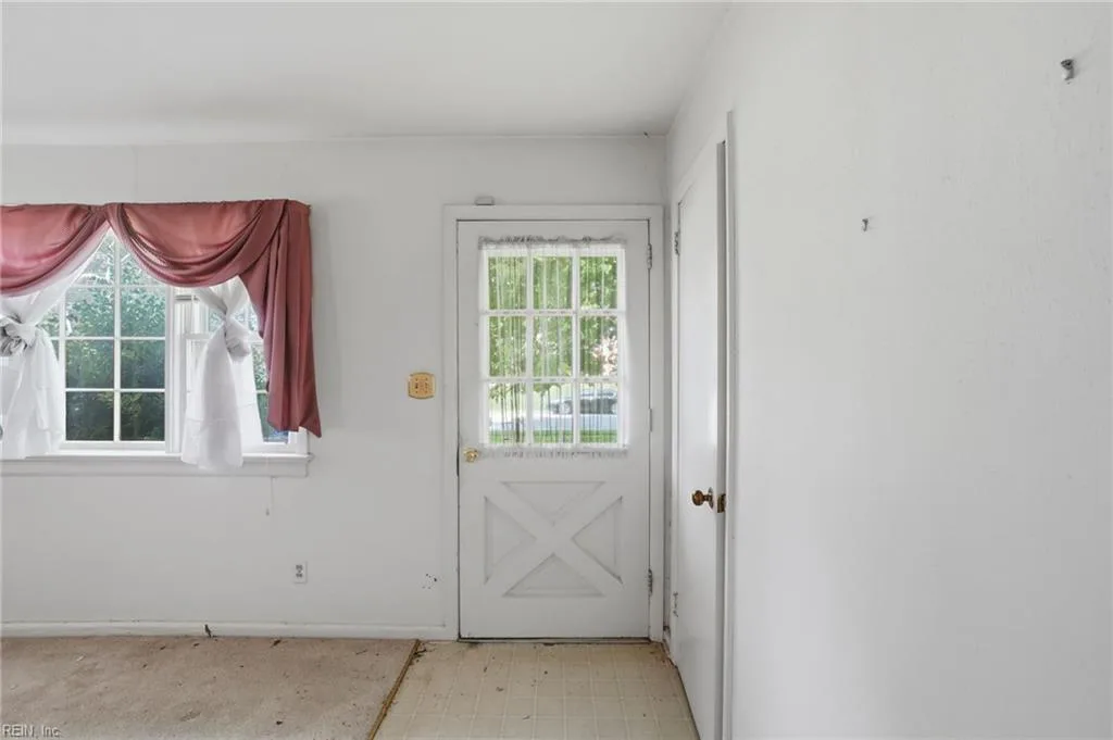 2213 Haywood AVE, CHESAPEAKE VA 23324 - Photo 5