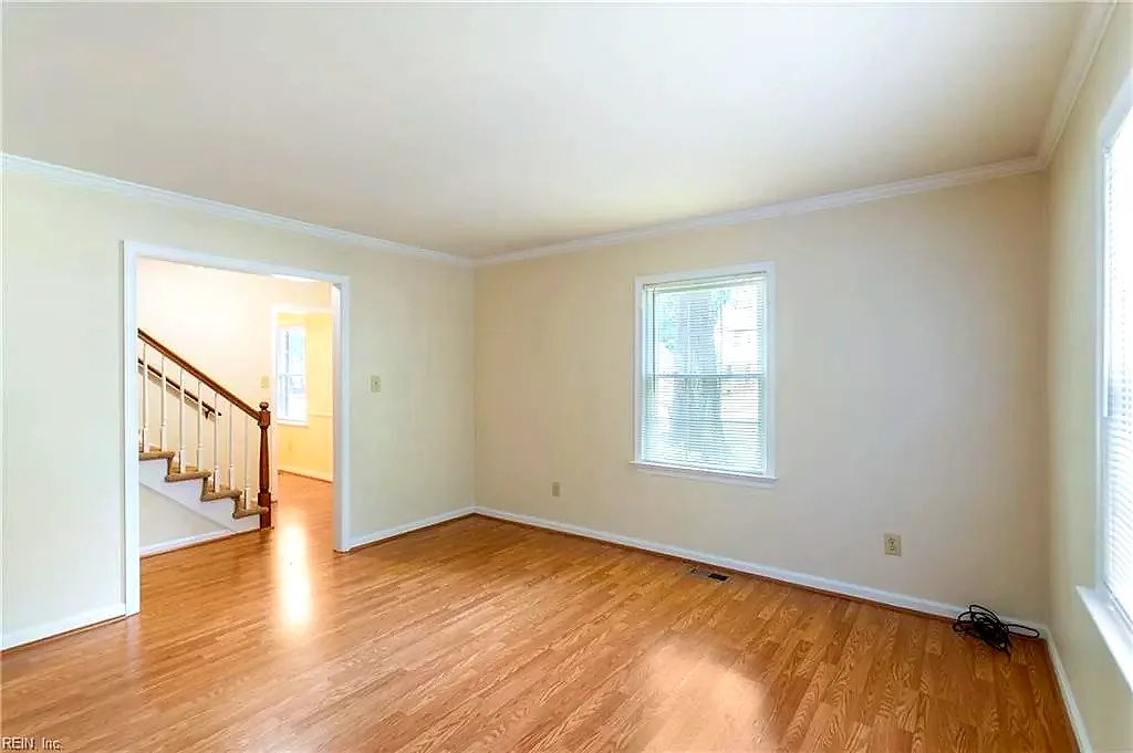 106 Rowe DR, POQUOSON VA 23662 - Photo 4