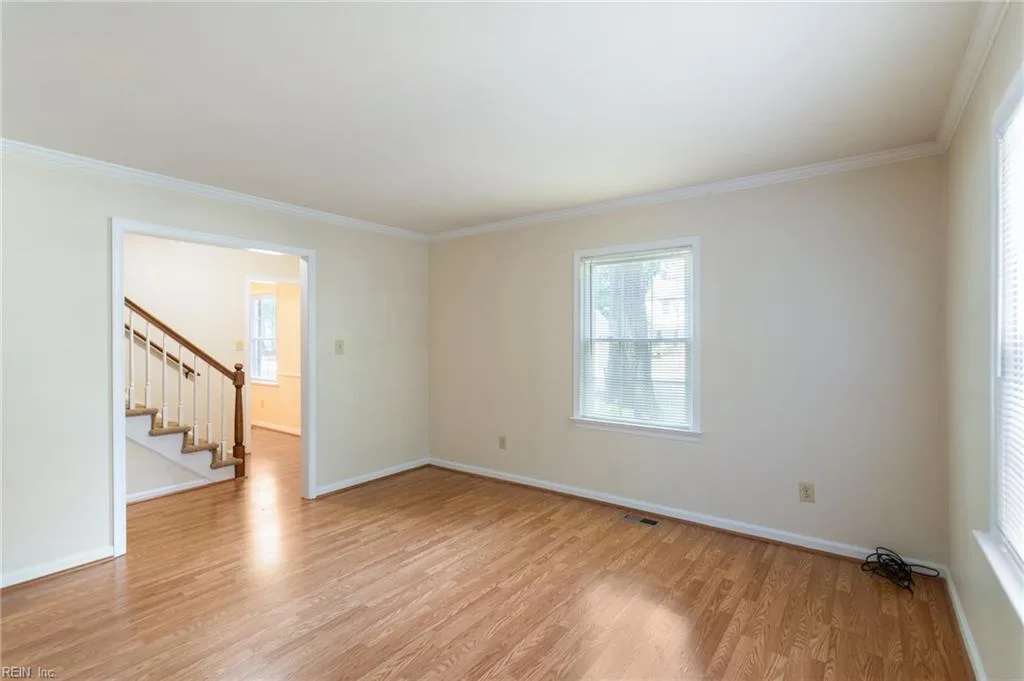 106 Rowe DR, POQUOSON VA 23662 - Photo 4