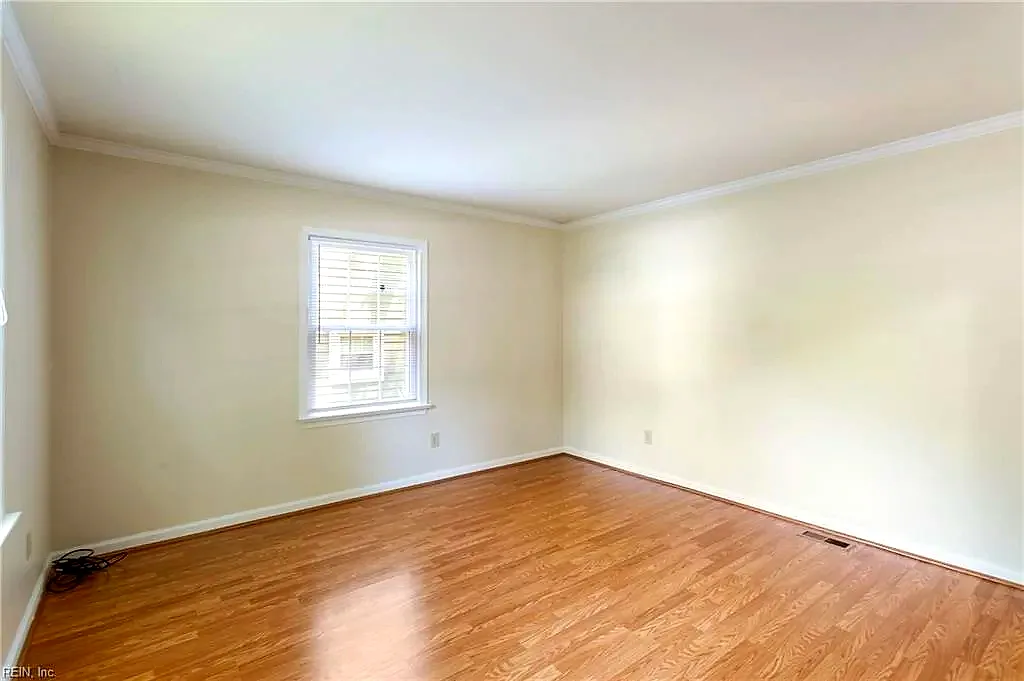 106 Rowe DR, POQUOSON VA 23662 - Photo 5