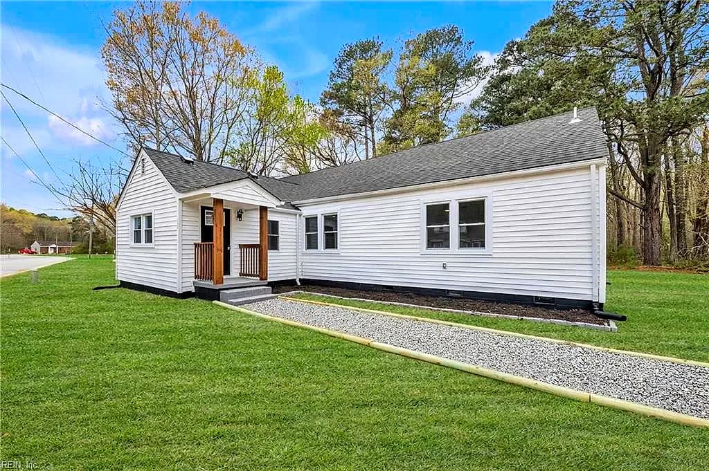 12050 Greenbrier LN, SMITHFIELD VA 23430 - Photo 4