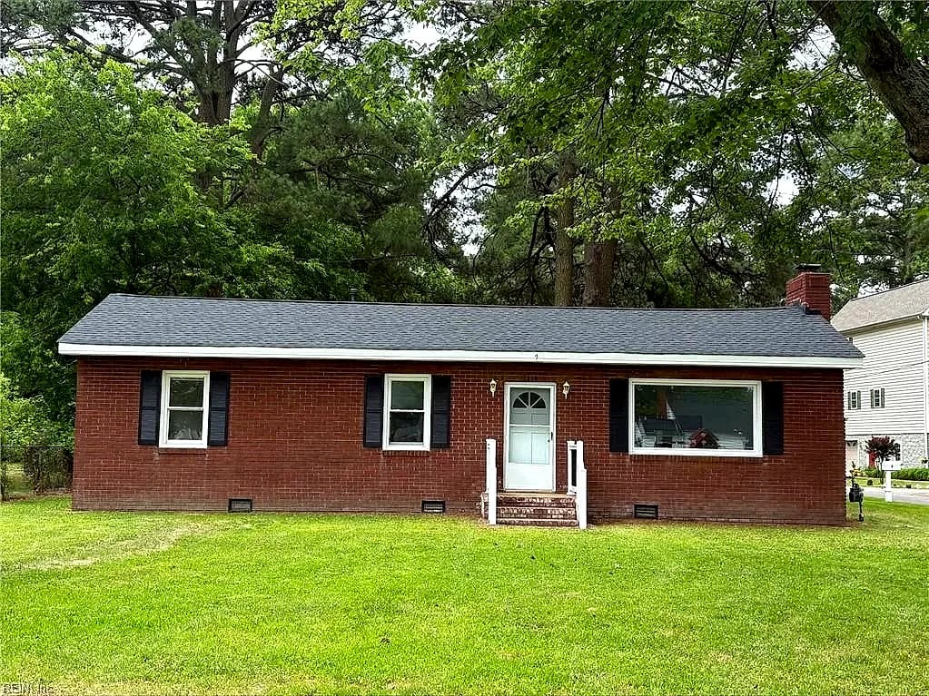 9 Pine LN, HAMPTON VA 23664