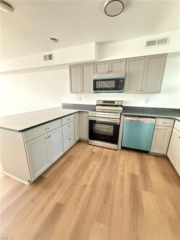 319 Main ST #8, WESTPOINT VA 23181 - Photo 4