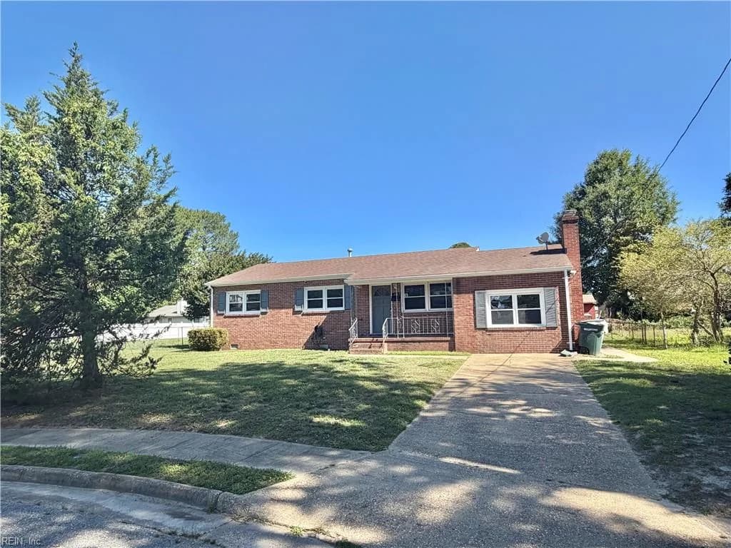 129 Pamela DR, HAMPTON VA 23666 - Photo 2