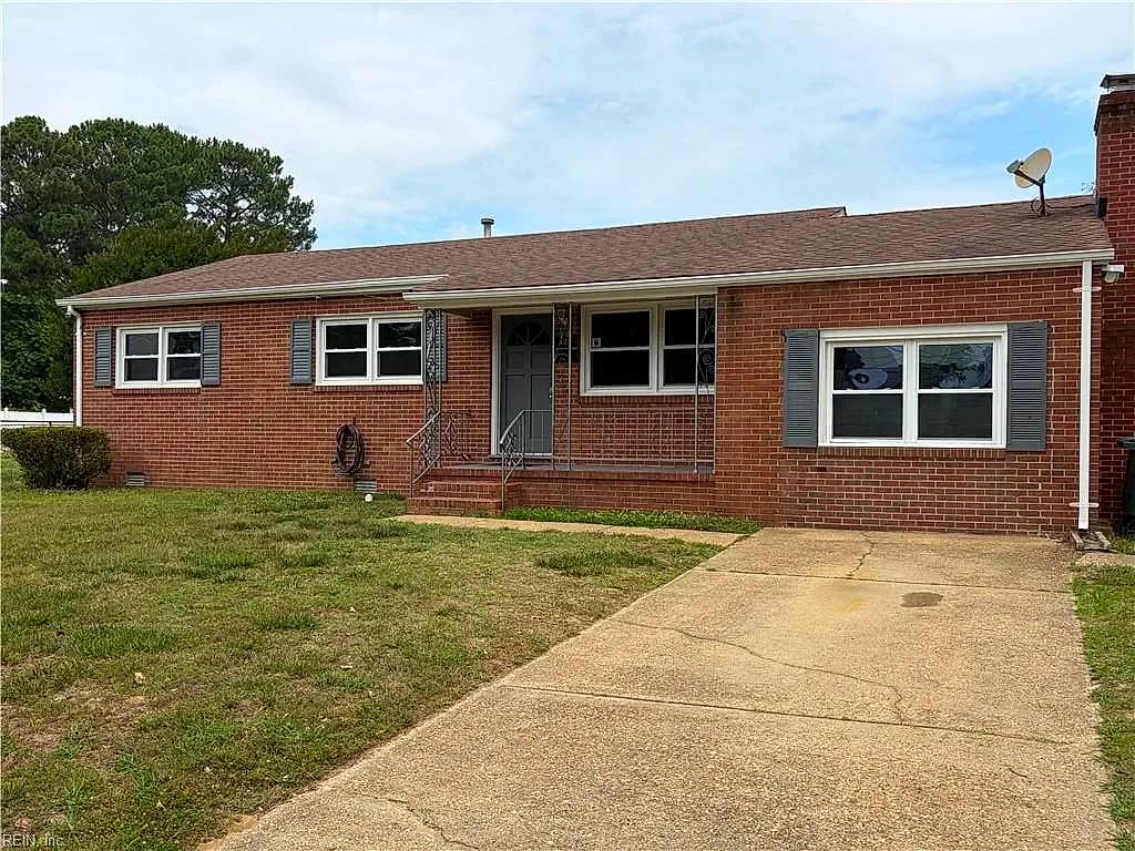 129 Pamela DR, HAMPTON VA 23666 - Photo 3