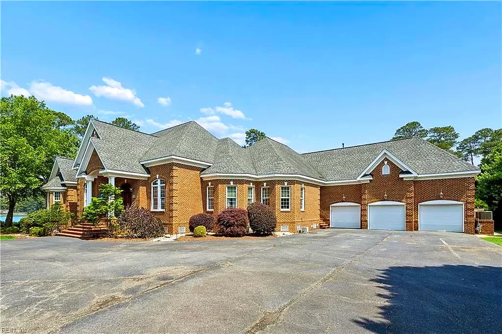 220 Olde Pond LN, YORKTOWN VA 23693 - Photo 4