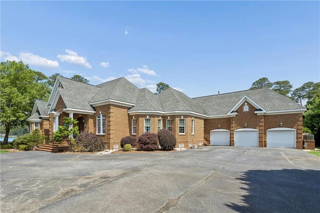 220 Olde Pond LN, YORKTOWN VA 23693 - Photo 4