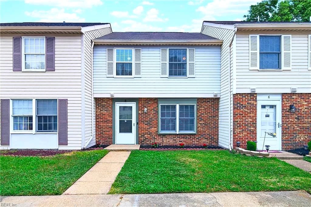 8 Lucinda CT, Hampton — 3 bed Residential, 1,300 sqft