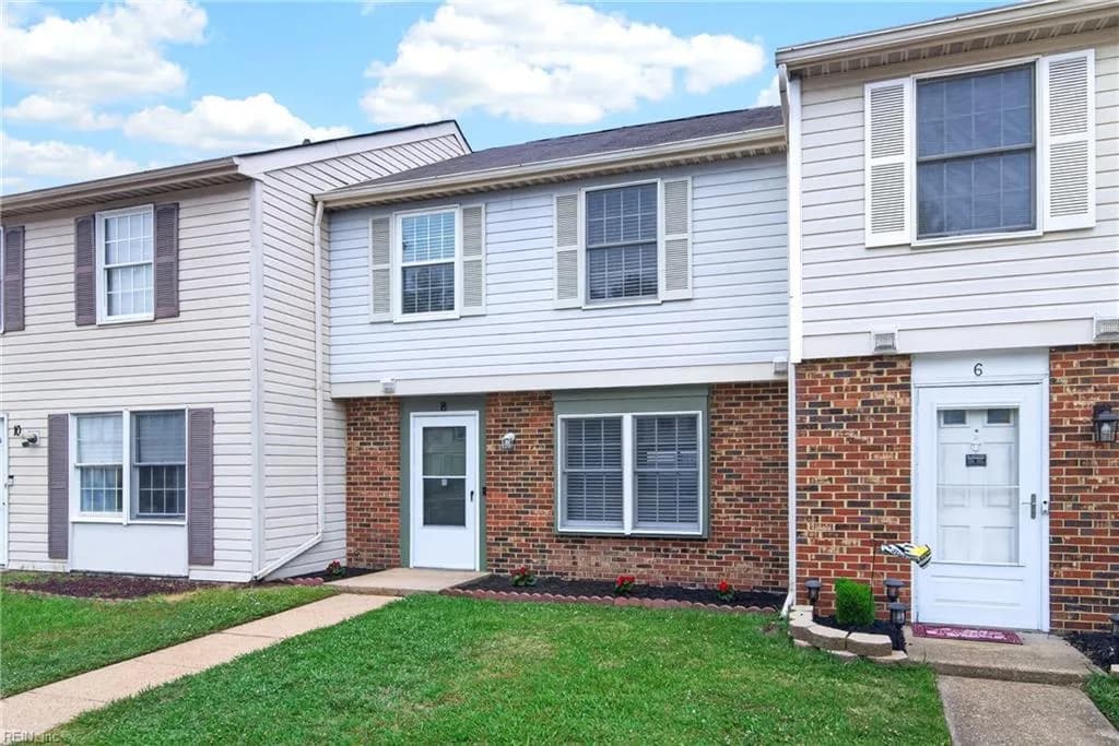 8 Lucinda CT, HAMPTON VA 23666 - Photo 3