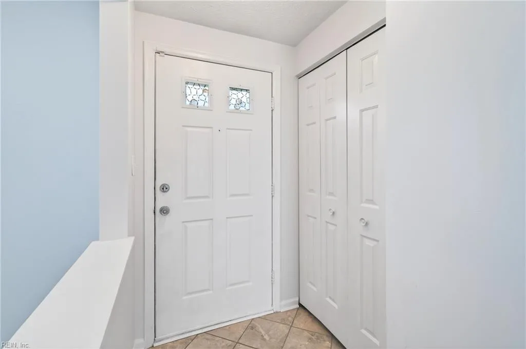8 Lucinda CT, HAMPTON VA 23666 - Photo 5