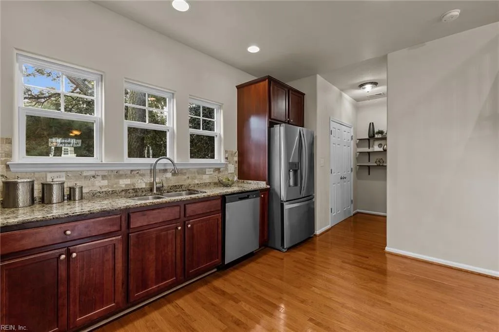9518R 3rd Bay ST #112, NORFOLK VA 23518 - Photo 4
