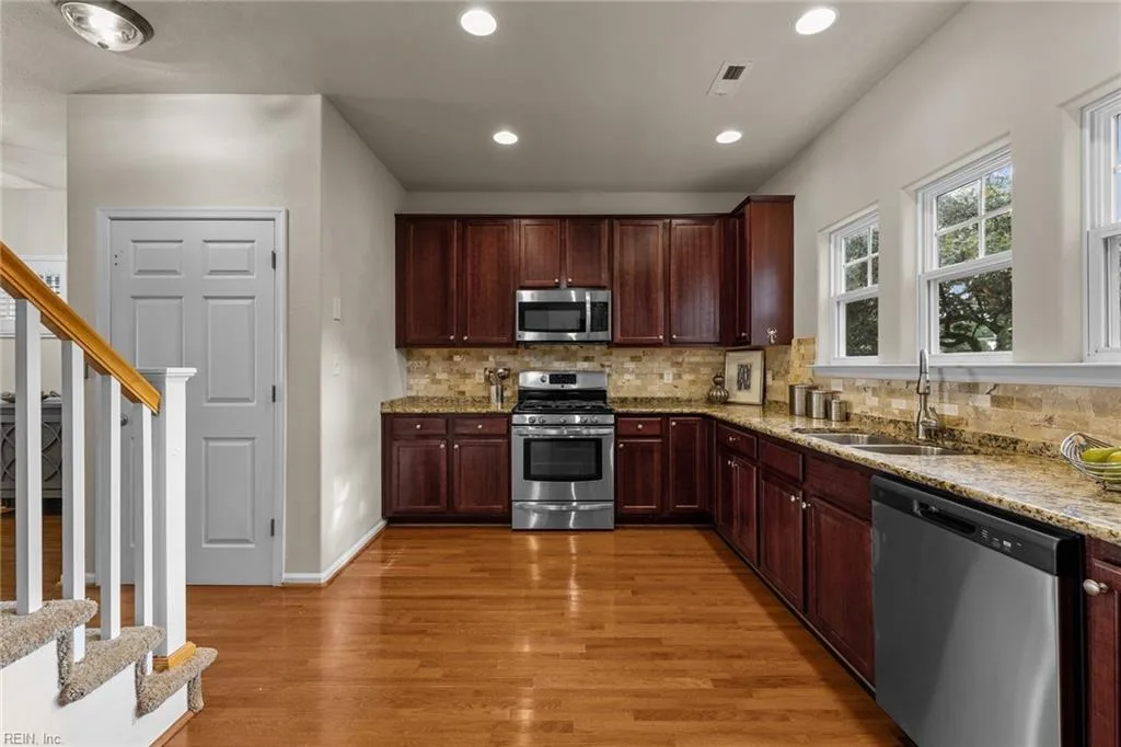 9518R 3rd Bay ST #112, NORFOLK VA 23518 - Photo 5