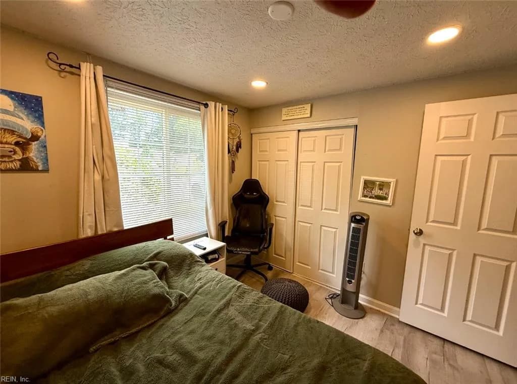 220 Rockingham DR, NEWPORTNEWS VA 23601 - Photo 5