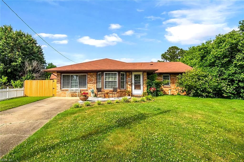 5004 Westgrove CIR, Virginia Beach — 3 bed Residential, 1,325 sqft