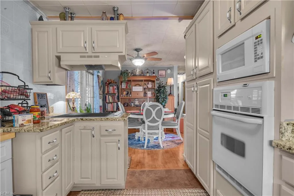 5004 Westgrove CIR, VIRGINIABEACH VA 23455 - Photo 3