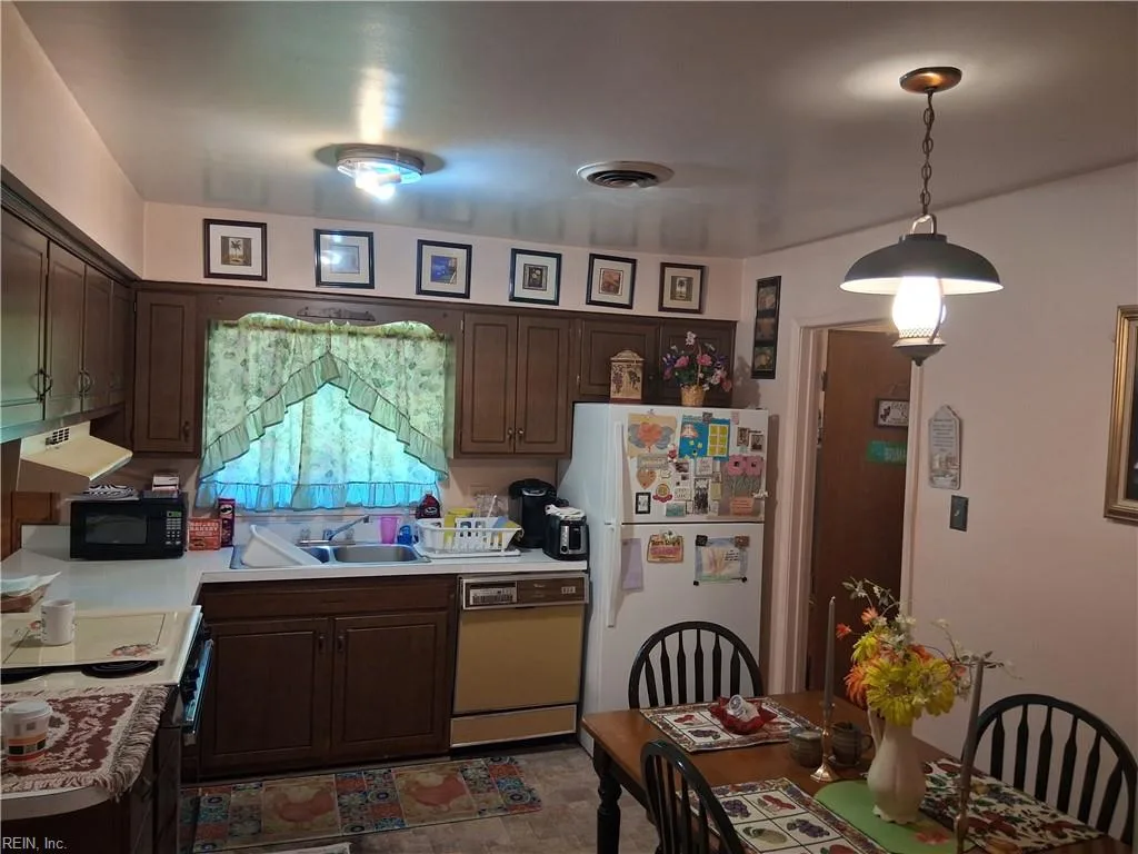 641 Table Rock RD, VIRGINIABEACH VA 23452 - Photo 4
