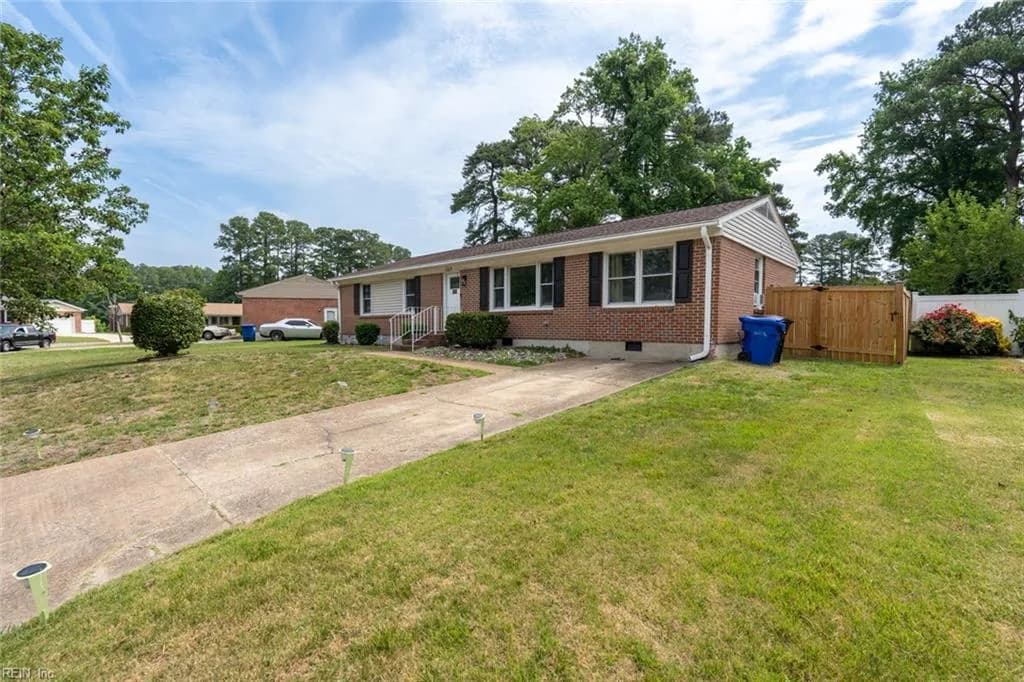 1217 Lakeview DR, PORTSMOUTH VA 23701 - Photo 3