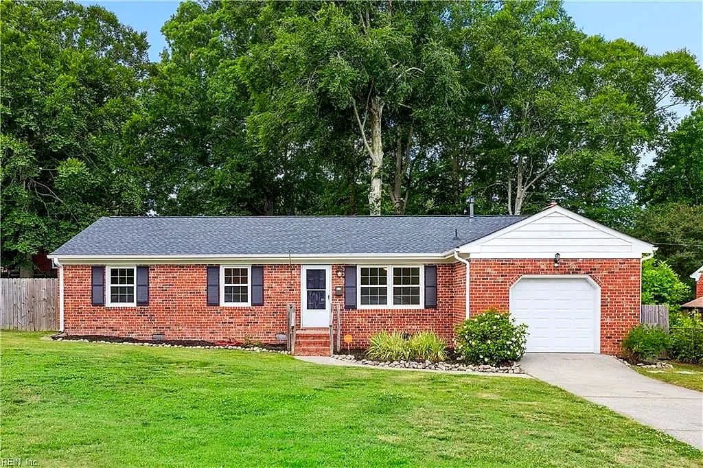 903 Sumter DR, NEWPORT NEWS VA 23608