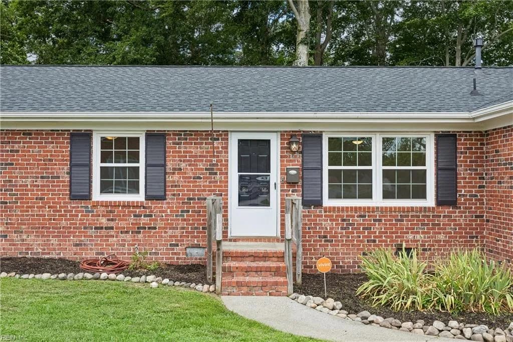 903 Sumter DR, NEWPORTNEWS VA 23608 - Photo 5