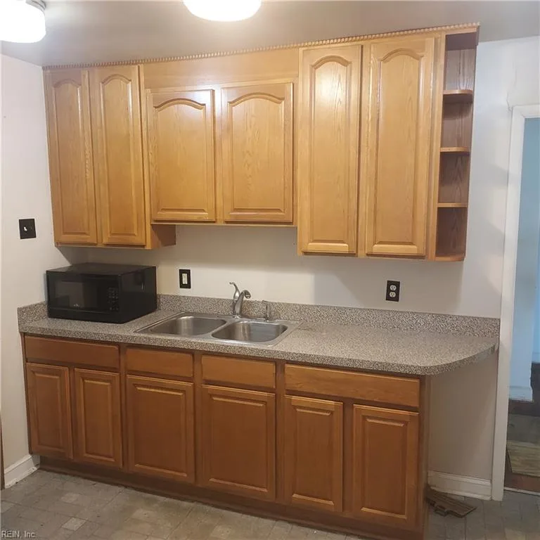 616 Brewer ST, NEWPORTNEWS VA 23605 - Photo 3