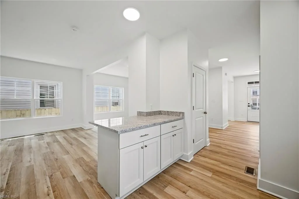 218 Chestnut ST, SUFFOLK VA 23434 - Photo 4