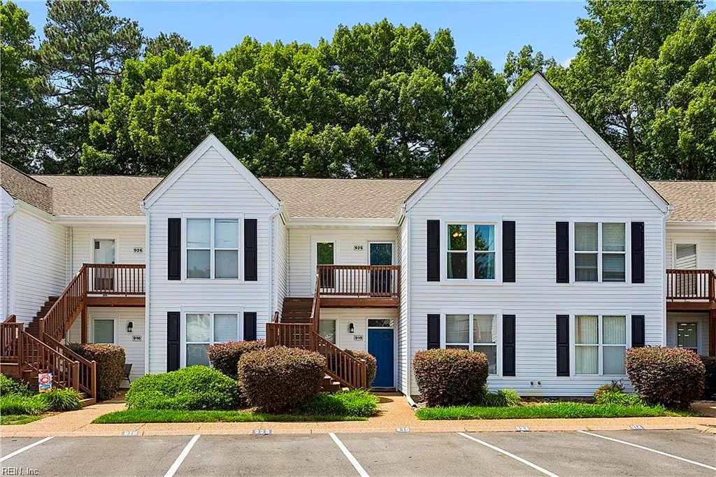 925 Ironwood DR, Yorktown — 2 bed Residential, 1,108 sqft