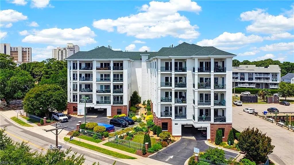 2140 VISTA CIR #202, Virginia Beach — 2 bed Residential, 1,700 sqft