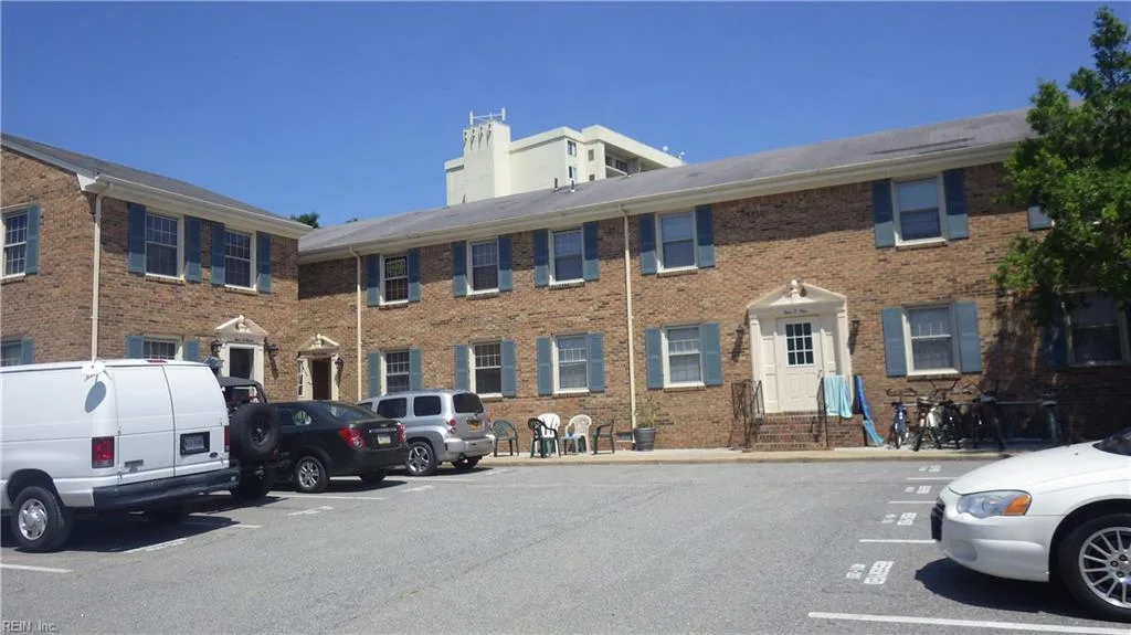401 Arctic AVE #100, VIRGINIABEACH VA 23451
