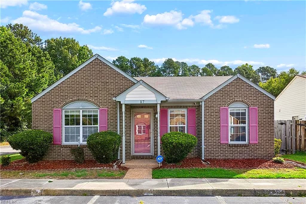 57 N Lake LOOP, HAMPTON VA 23666 - Main photo