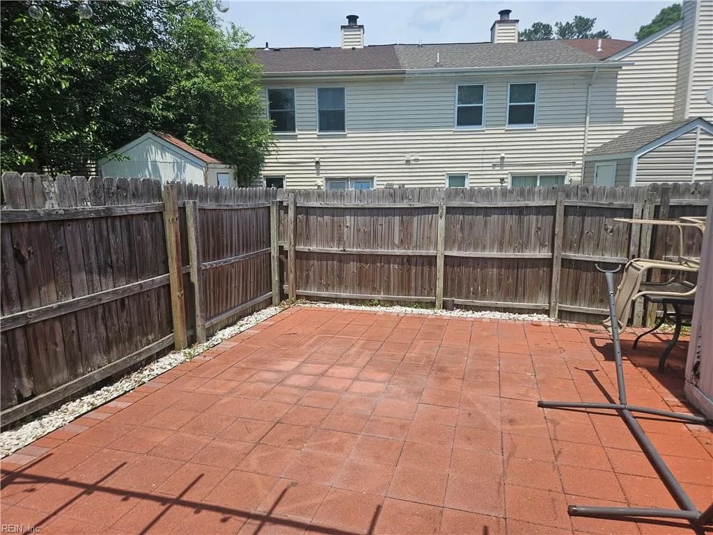 3202 Clover RD E, CHESAPEAKE VA 23321 - Photo 4