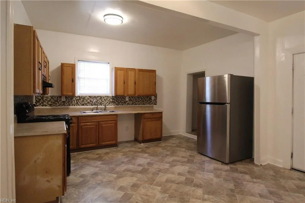 1035 23rd ST, NEWPORTNEWS VA 23607 - Photo 4