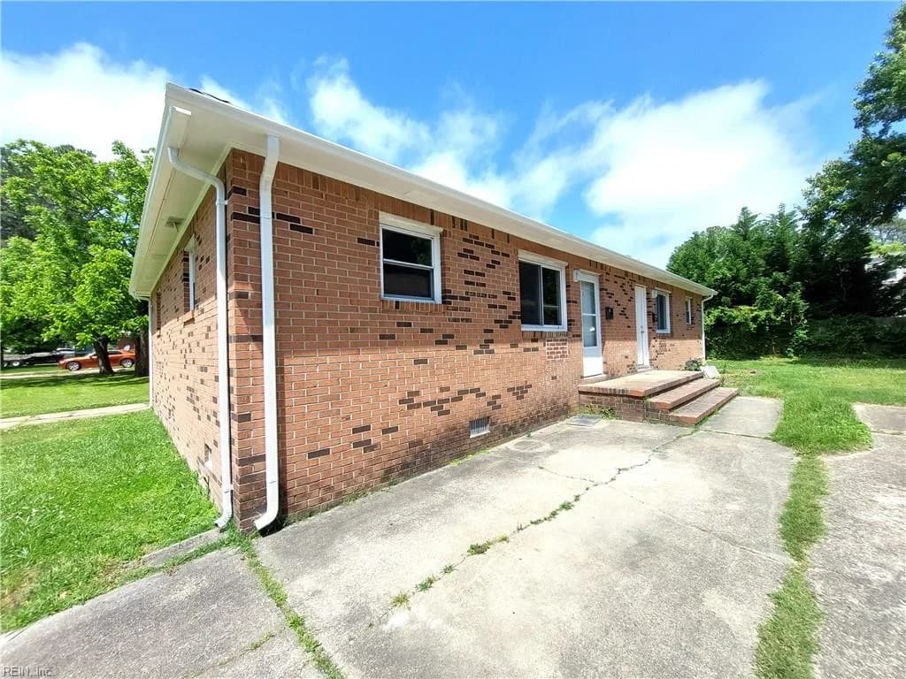 3872 Wake CIR #A, NORFOLK VA 23518 - Photo 3