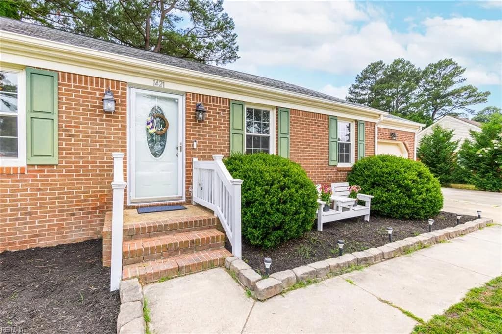 1421 Avon RD, CHESAPEAKE VA 23322 - Photo 3