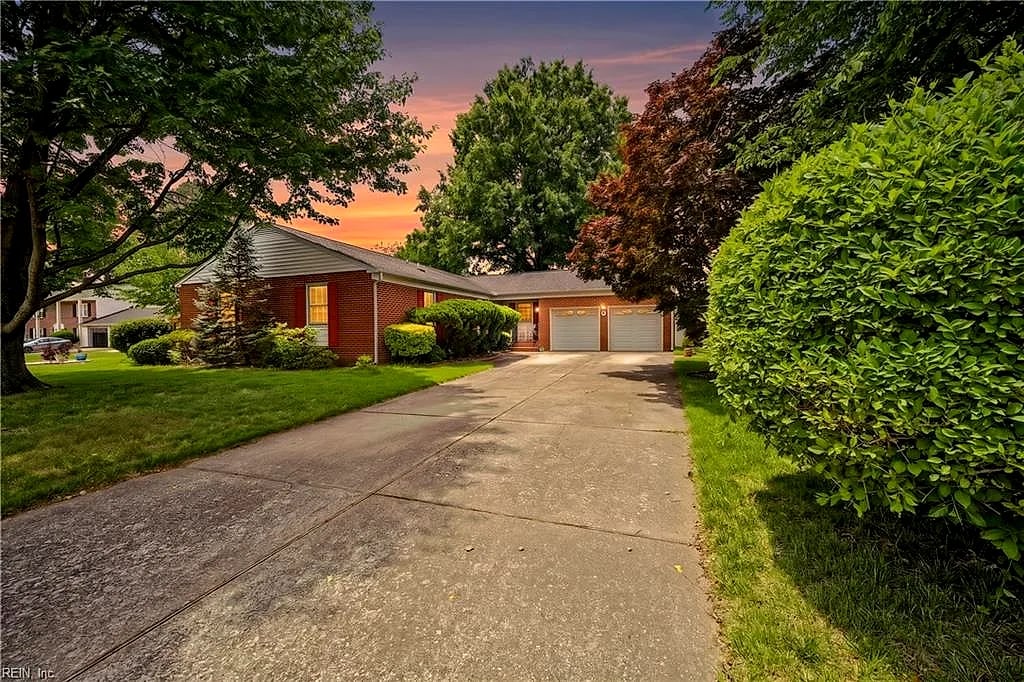6 Redman CT, HAMPTON VA 23669