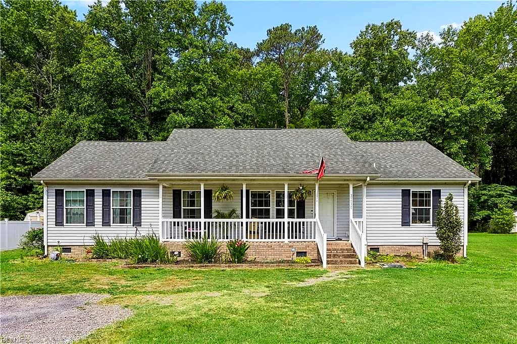 3290 Poplar DR, SMITHFIELD VA 23430 - Main photo