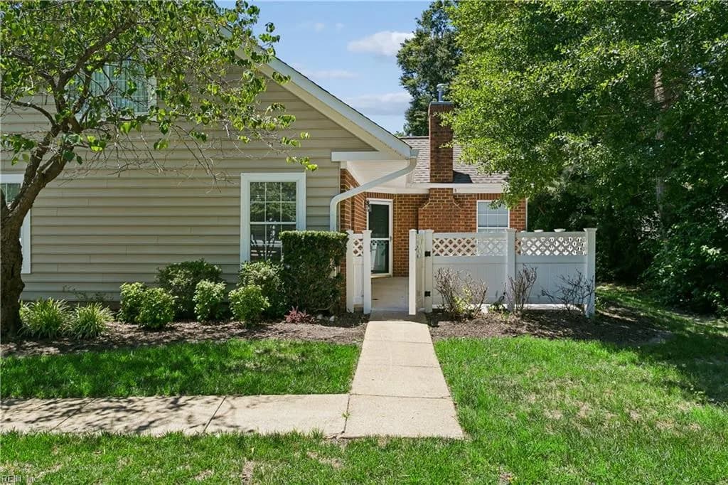 210 Timberline LOOP, YORKTOWN VA 23692 - Photo 3