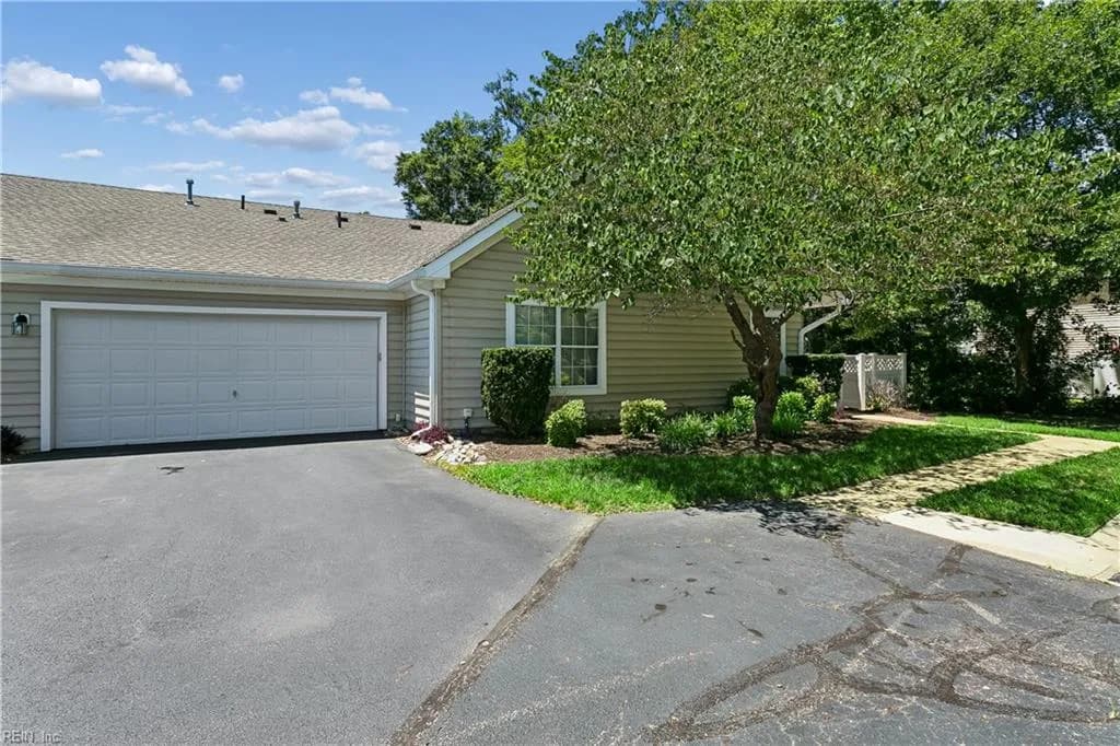 210 Timberline LOOP, YORKTOWN VA 23692 - Photo 4