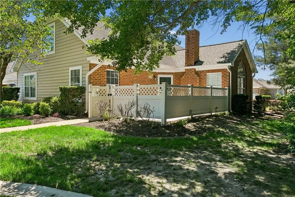 210 Timberline LOOP, YORKTOWN VA 23692 - Photo 5
