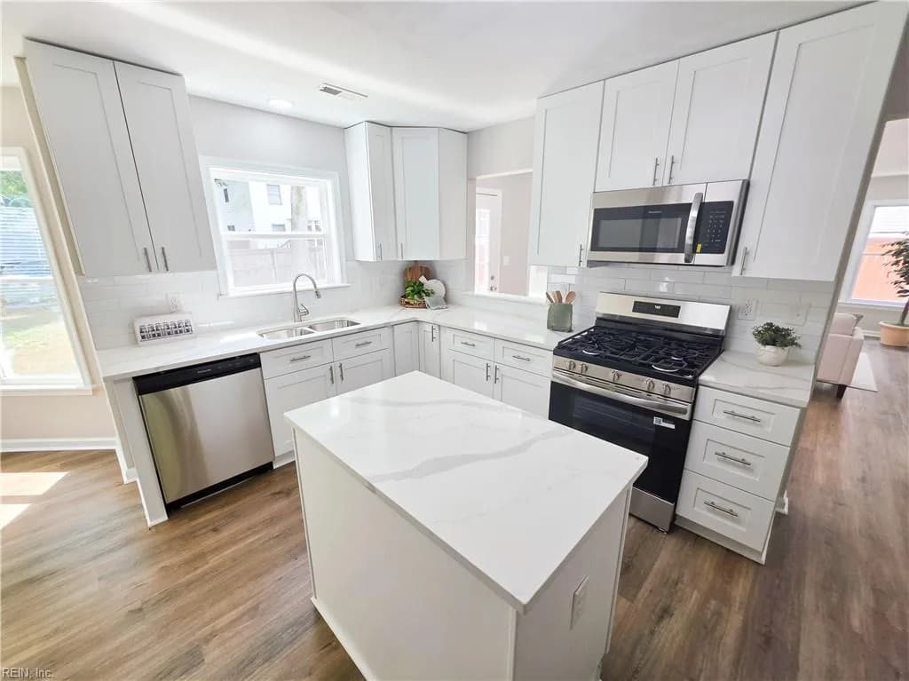 220 Upland DR, HAMPTON VA 23666 - Photo 2