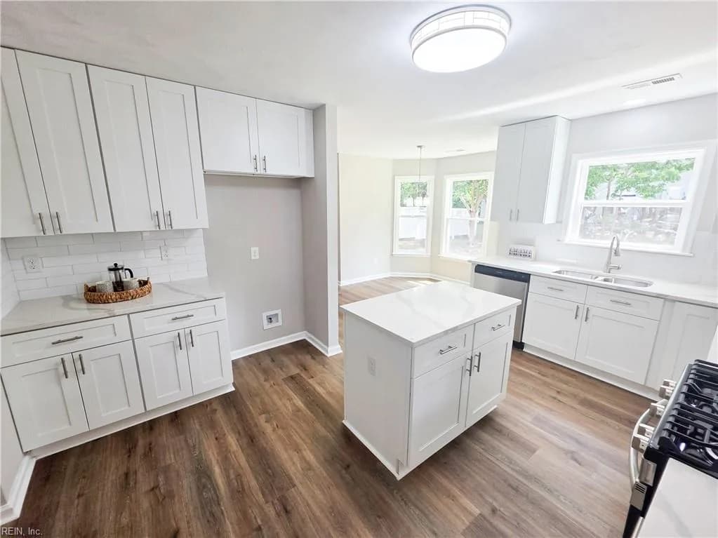 220 Upland DR, HAMPTON VA 23666 - Photo 3