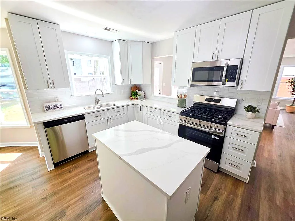 220 Upland DR, Hampton — 4 bed Residential, 2,600 sqft