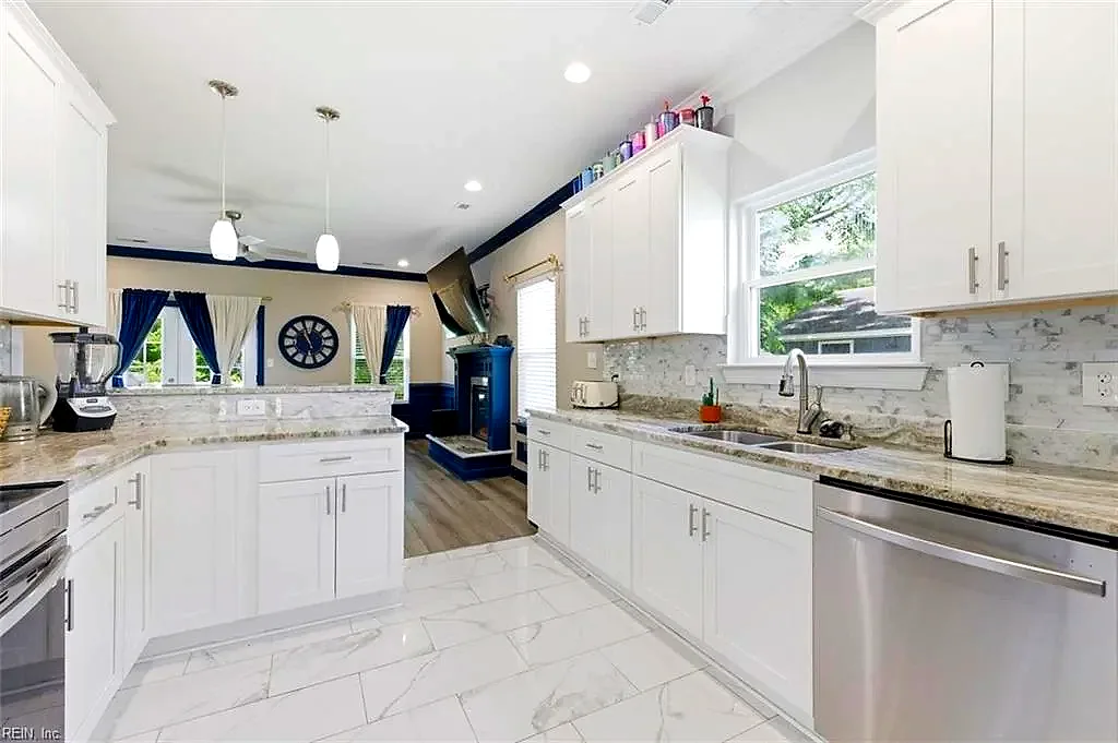 623 Greenlawn AVE, HAMPTON VA 23661