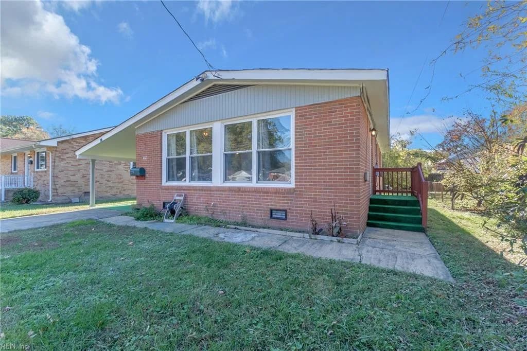 417 Greenbriar AVE, HAMPTON VA 23661 - Photo 3