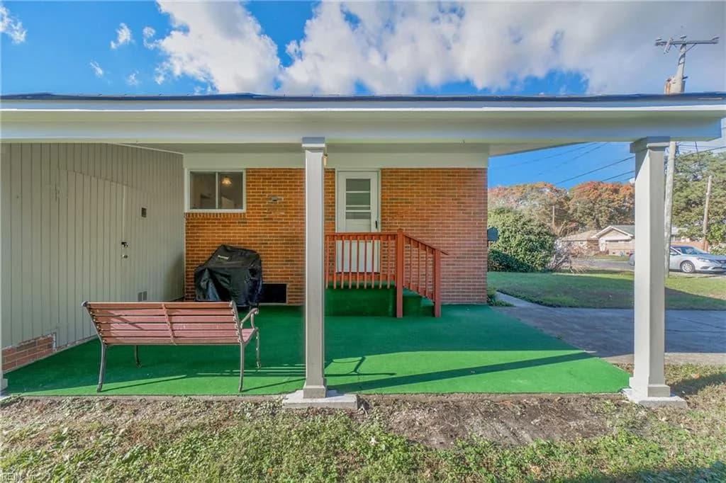 417 Greenbriar AVE, HAMPTON VA 23661 - Photo 4