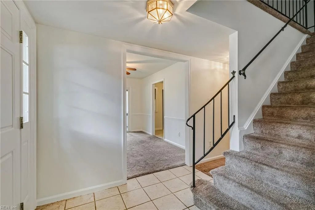 369 Circuit LN #A, NEWPORTNEWS VA 23608 - Photo 3