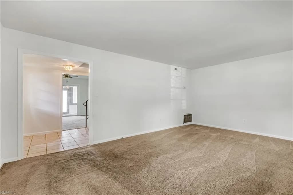 369 Circuit LN #A, NEWPORTNEWS VA 23608 - Photo 5
