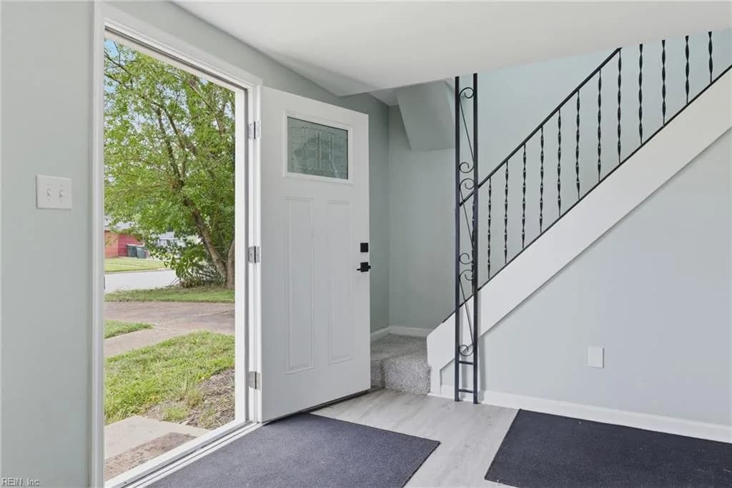 2102 Grimes RD, HAMPTON VA 23663 - Photo 4